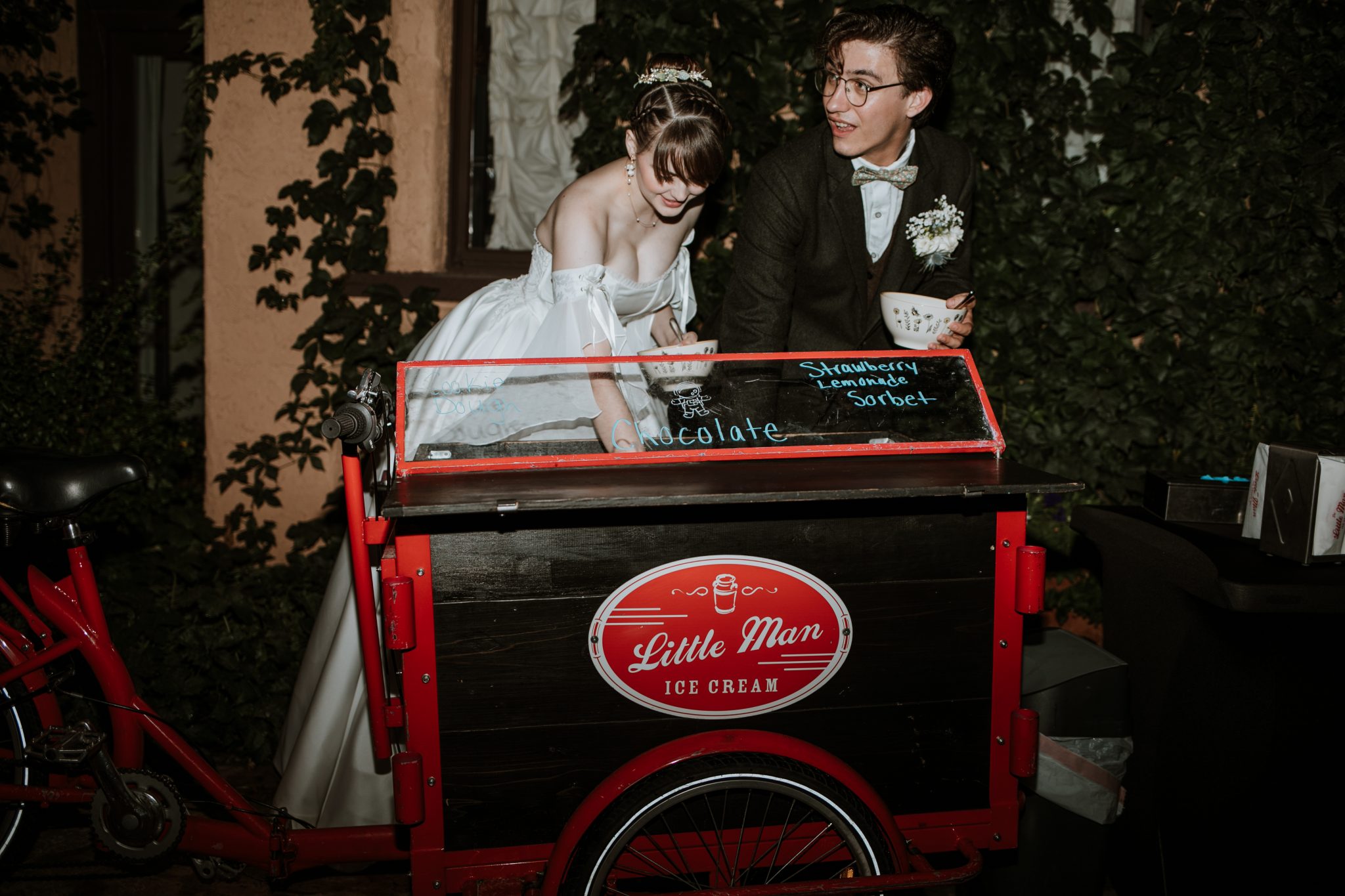 colorado wedding photos, photographer, photography, weddings, villa parker, ice cream