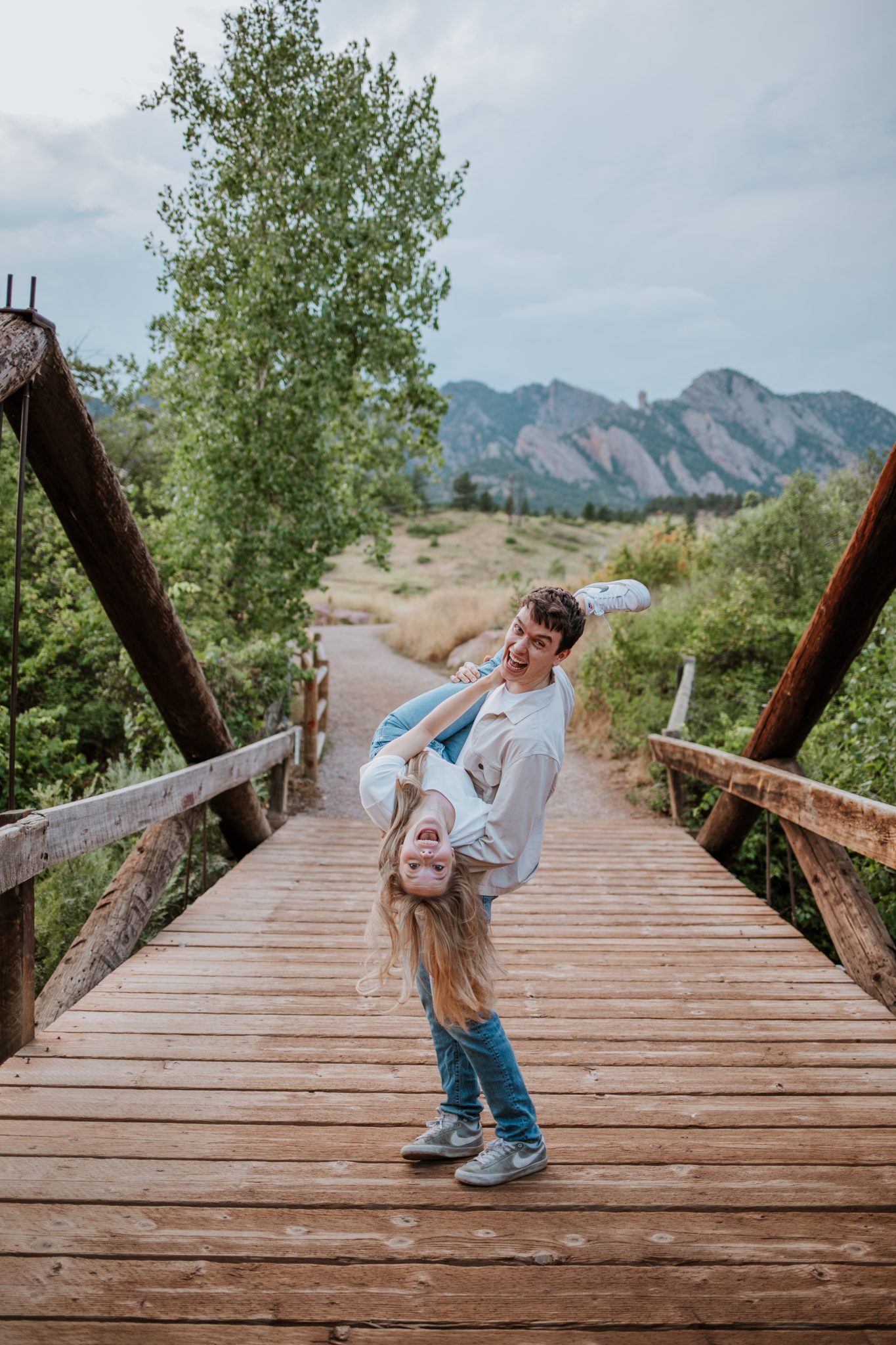 boulder, colorado, engagement, photos, photography, photographer, south mesa trail, Chautauqua, flatirons, denver, fall, summer, meadow, mountains